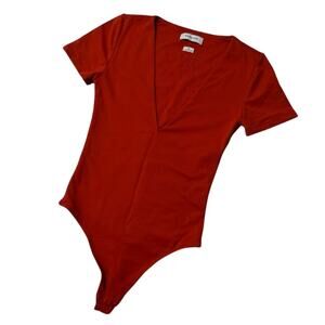 Aritzia Babaton Contour Plunging Deep V Neck Short Sleeve Bodysuit Red Size XS